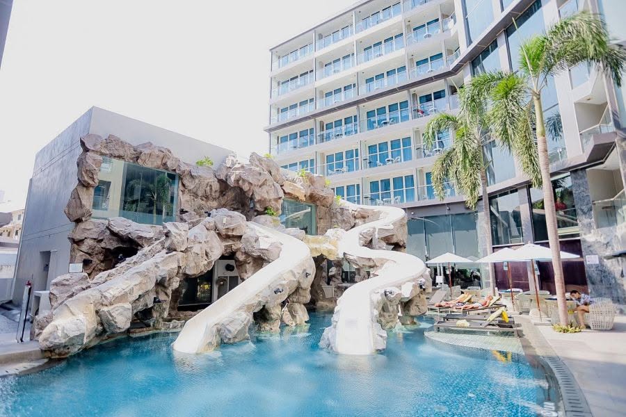 Azure Hotel Pattaya