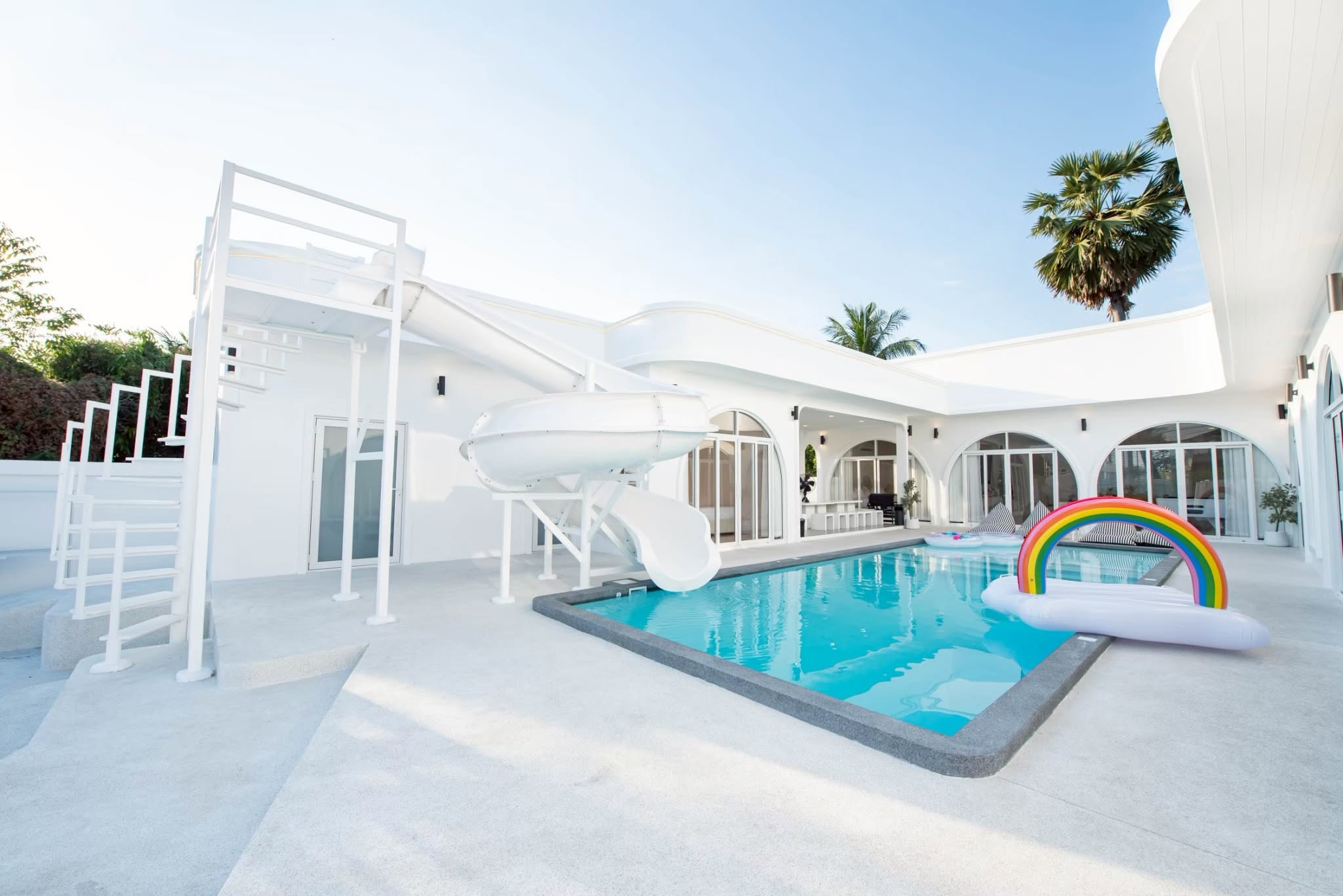 Brown Empire Pool Villa by Chern Mar