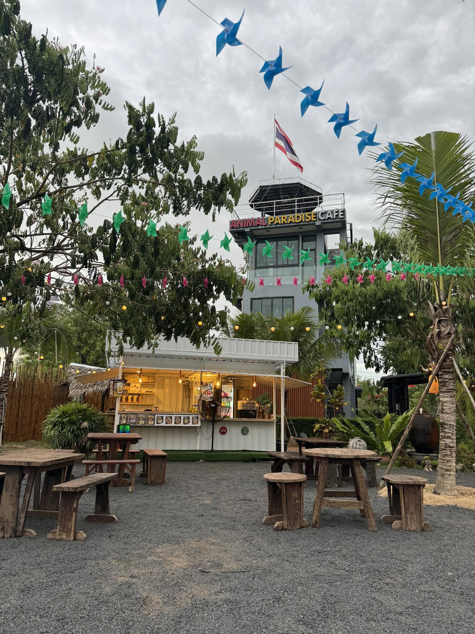 Animal Paradise Cafe