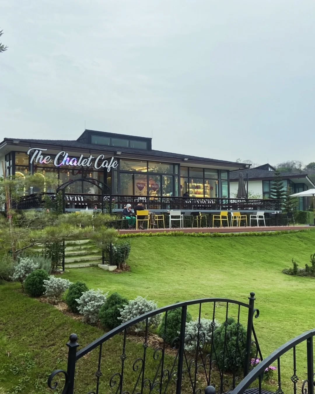 The Chalet Cafe'