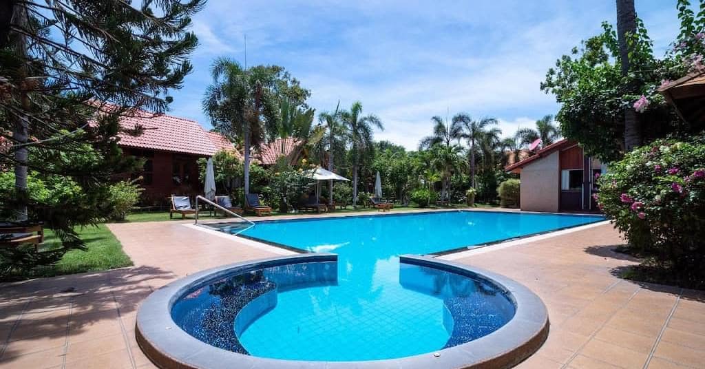Bang Saray Village Resort